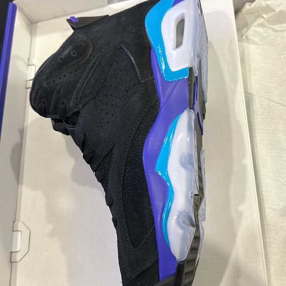 Women’s Air Jordan 6 Retro - Picture 6 of 6